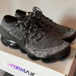 Nike air vapormax Flyknit Men 9.5